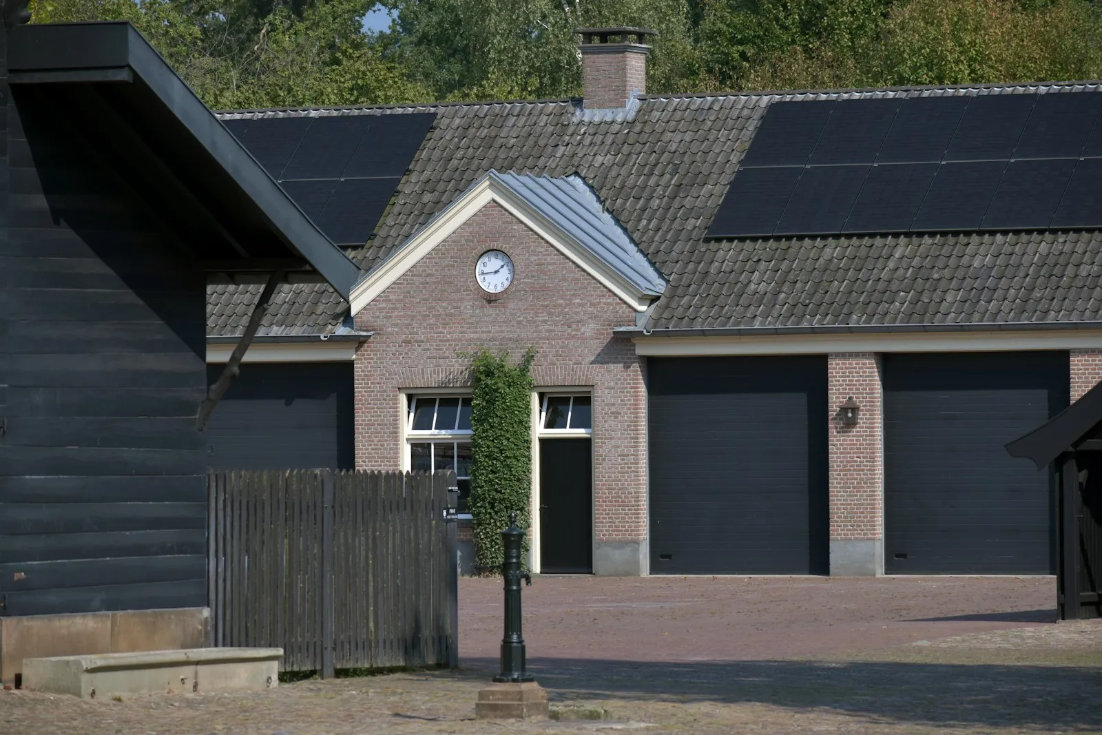 Thuisbatterij omvormer: types en werking uitgelegd